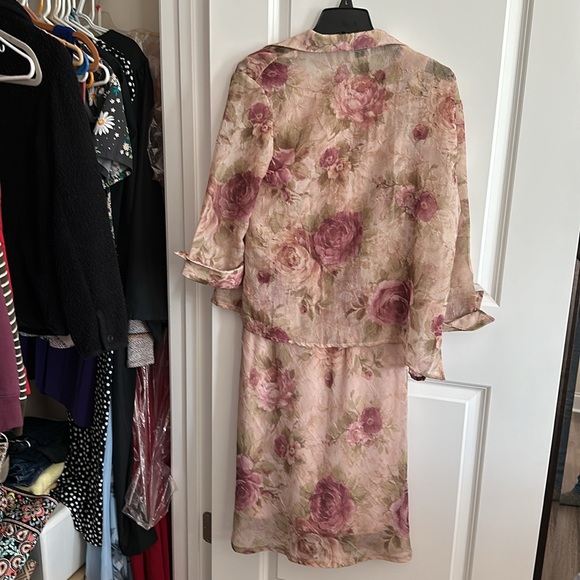 Ladies floral jacket/dress - Picture 3 of 5